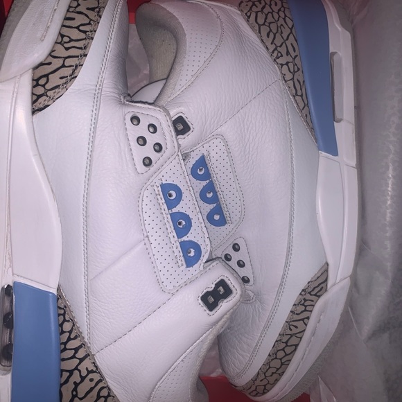 Size 10-11 mens comes with original box all original no reps - Picture 6 of 8